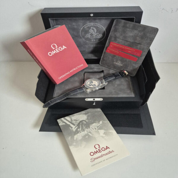 Omega Speedmaster Moonwatch CK2998 Omega Speedmaster Moonwatch CK2998 – limitowany szwajcarski chronograf, kultowy design i precyzyjny mechanizm. Dostępny w Artemwatch