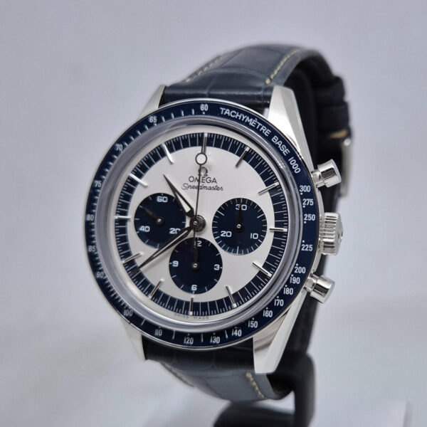 Omega Speedmaster Moonwatch CK2998 (5) Omega Speedmaster Moonwatch CK2998 – limitowany szwajcarski chronograf, kultowy design i precyzyjny mechanizm. Dostępny w Artemwatch