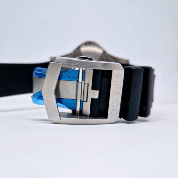 Corum Admiral 411.100 (3) Corum Admiral 411.100.04
