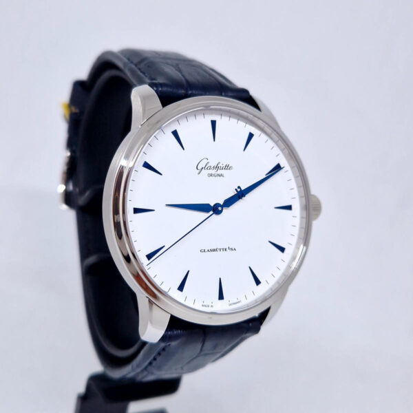 Glashutte Senator Excellence 1-36-01-05-02-01 (9) Glashutte Original Senator Excellence 1-36-01-05-02-01- manufakturowy kalibr, 100 h rezerwy chodu. Luksusowy zegarek dostępny w Artemwatch.