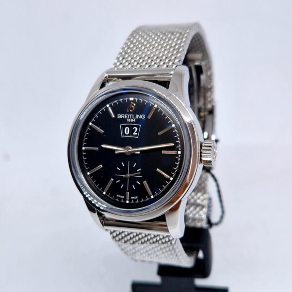 Breitling Transocean 38 A16310 (5) Breitling Transocean A16310 – automatyczny zegarek 38 mm, czarna tarcza, duża data, szkło szafirowe. Dostępny w Artemwatch