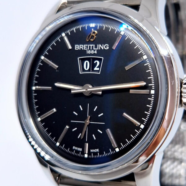 Breitling Transocean 38 A16310 (8) Breitling Transocean A16310 – automatyczny zegarek 38 mm, czarna tarcza, duża data, szkło szafirowe. Dostępny w Artemwatch