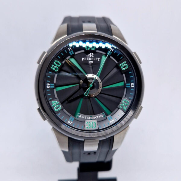 Perrelet Turbine XL A1050 (1) Perrelet Turbine XL A1050/3 – zegarek automatyczny 48 mm, tytanowa koperta, caliber P-331, zielona tarcza. Dostępny w Artemwatch.