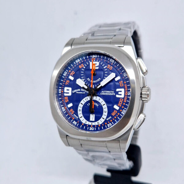 Armand Nicolet JH9 A668HAA-BO-MA4680A (3) Armand Nicolet JH9 A668HAA-BO-MA4680A – nowy szwajcarski zegarek automatyczny z chronografem, niebieską tarczą i stalową bransoletą. Dostępny w Artemwatch.
