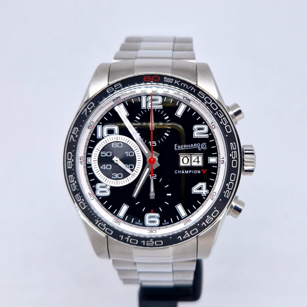 Eberhard & Co. Champion V Grande Date 31064.2-SS – szwajcarski zegarek automatyczny z chronografem i dużą datą. Nienoszony zegarek. Dostępny w Artemwatch.