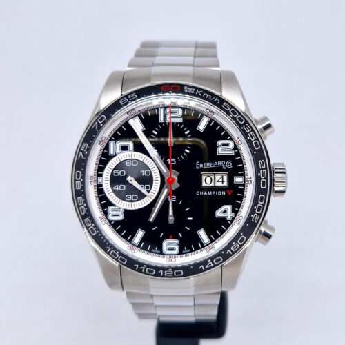 Eberhard & Co. Champion V Grande Date 31064 Eberhard & Co. Champion V Grande Date 31064.2-SS – szwajcarski zegarek automatyczny z chronografem i dużą datą. Nienoszony zegarek. Dostępny w Artemwatch.