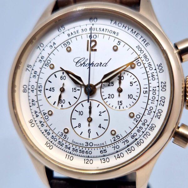 Chopard Mille Miglia Vintage Chronograph 161889 (9) Chopard Mille Miglia Vintage Chronograph 16/1889 – oryginalny szwajcarski chronograf z 18-karatowego różowego złota. Gwarancja Artemwatch.