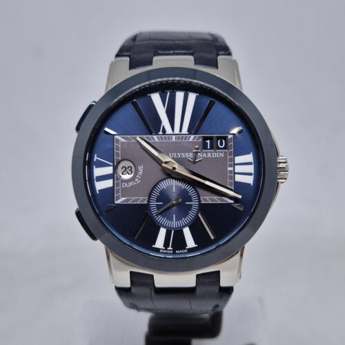 Ulysse Nardin Executive Dual Time 243-00 Ulysse Nardin Executive Dual Time 243-00 – luksusowy zegarek GMT z niebieską tarczą, ceramicznym bezelem i mechanizmem UN-24. Dostępny w Artemwatch.