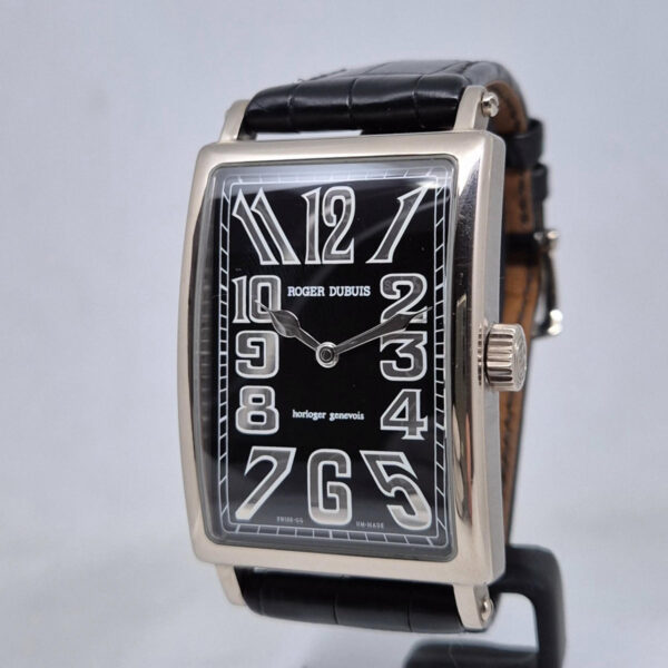 er Dubuis Much More Limited to 28 peaces Roger Dubuis Much More Limited to 28 Pieces – ekskluzywny automatyczny zegarek z białego złota. Limitowana edycja, gwarancja Artemwatch.