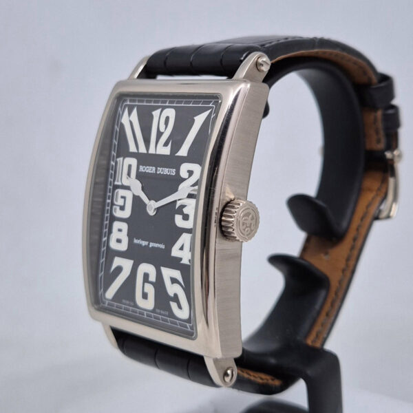 er Dubuis Much More Limited to 28 peaces Roger Dubuis Much More Limited to 28 Pieces – ekskluzywny automatyczny zegarek z białego złota. Limitowana edycja, gwarancja Artemwatch.