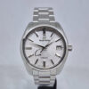 Grand Seiko Heritage Morning Frost SBGA465 Grand Seiko Heritage Morning Frost SBGA465 – luksusowy zegarek japoński Spring Drive 9R65, stalowa koperta 40 mm, rezerwa chodu 72 h. Dostępny w Artemwatch