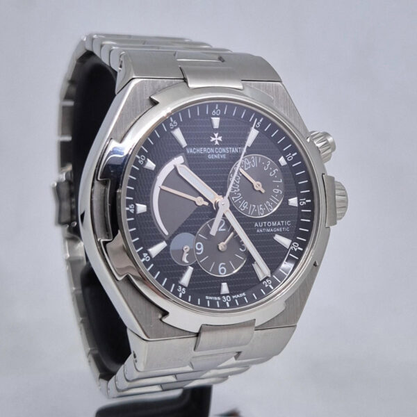 Vacheron Constantin Overseas 47450B01A-9227 (6) Vacheron Constantin Overseas 47450/B01A-9227 – szwajcarski zegarek Dual Time. Dostępny w Artemwatch – luksusowe zegarki premium.