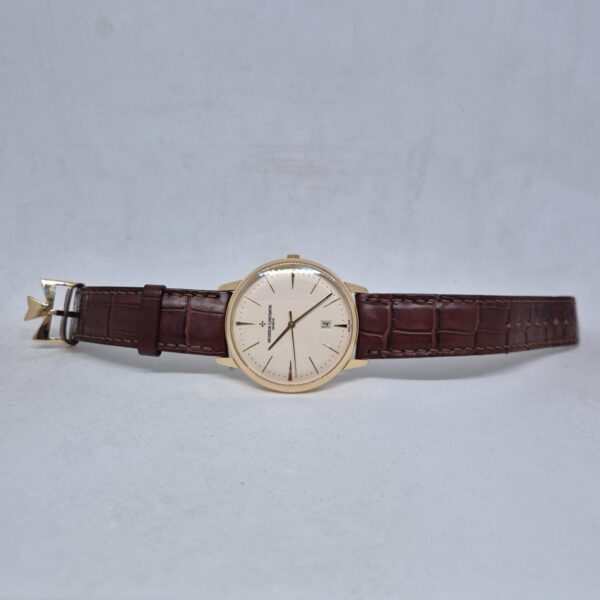 Vacheron Constantin Patrimony 85180000J-9231 (13) Vacheron Constantin Patrimony 85180/000J-9231 – oryginalny szwajcarski zegarek z 18K żółtego złota. Dostępny w Artemwatch.