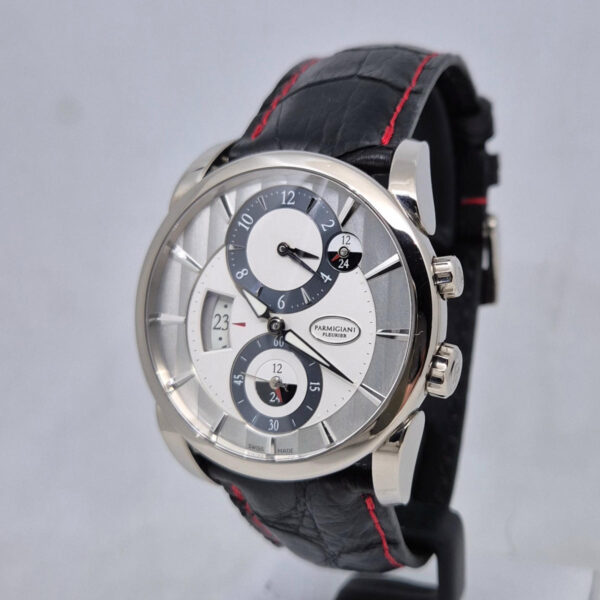 Parmigiani Fleurier Tonda Hemispheres PFC231 (5) Parmigiani Fleurier Tonda Hemispheres PFC231-1200100-HA1441 – luksusowy szwajcarski zegarek GMT z białego złota. Dostępny w ArtemWatch.