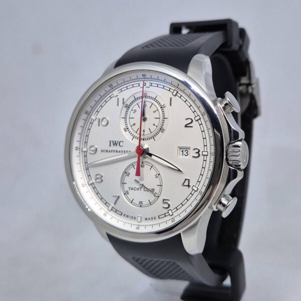 IWC Portugieser Yacht Club Chronograph IW390211 (5) IWC Portugieser Yacht Club Chronograph IW390211 – luksusowy zegarek z chronografem Flyback. Dostępny w Artemwatch