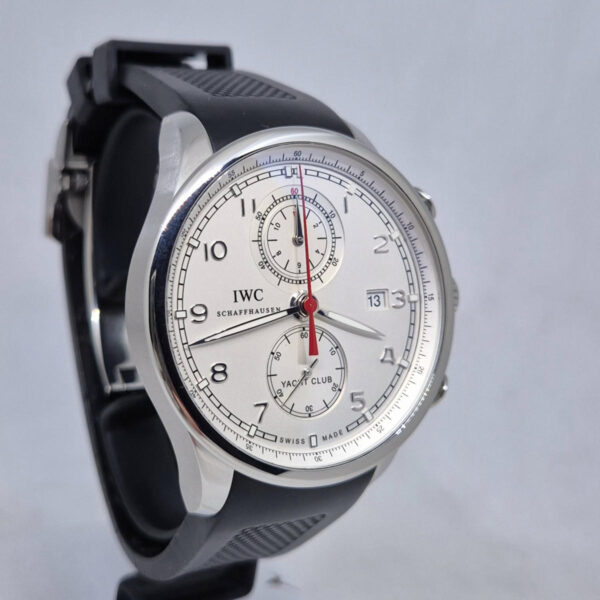 IWC Portugieser Yacht Club Chronograph IW390211 (8) IWC Portugieser Yacht Club Chronograph IW390211 – luksusowy zegarek z chronografem Flyback. Dostępny w Artemwatch