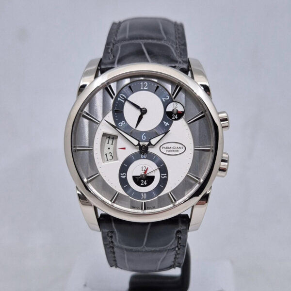 Parmigiani Fleurier Tonda Hemispheres PFC231 (5) Parmigiani Fleurier Tonda Hemispheres PFC231– ekskluzywny szwajcarski zegarek GMT. Dostępny w Artemwatch z gwarancją.