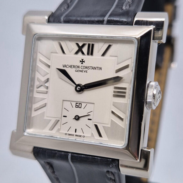 Vacheron Constantin Les Historiques 91030 Vacheron Constantin Les Historiques 91030 – limitowany szwajcarski zegarek z białego złota. Oryginał, doskonały stan i gwarancja Artemwatch.