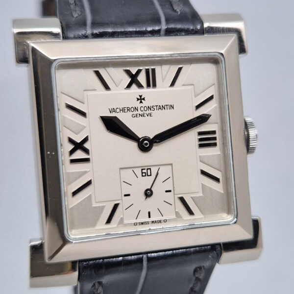 Vacheron Constantin Les Historiques 91030 Vacheron Constantin Les Historiques 91030 – limitowany szwajcarski zegarek z białego złota. Oryginał, doskonały stan i gwarancja Artemwatch.
