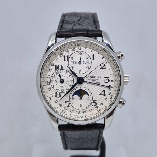 Longines MasterCollection L26734 Longines MasterCollection L26734 – elegancki szwajcarski zegarek z automatycznym mechanizmem, chronografem, fazami Księżyca i rocznym kalendarzem