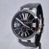 Ulysse Nardin Executive Dual Time 243-0042 (2) Ulysse Nardin Executive Dual Time 243-00/42 – luksusowy zegarek GMT z mechanizmem UN-24, dużą datą i czarną ceramiczną lunetą. Dostępny w Artemwatch.