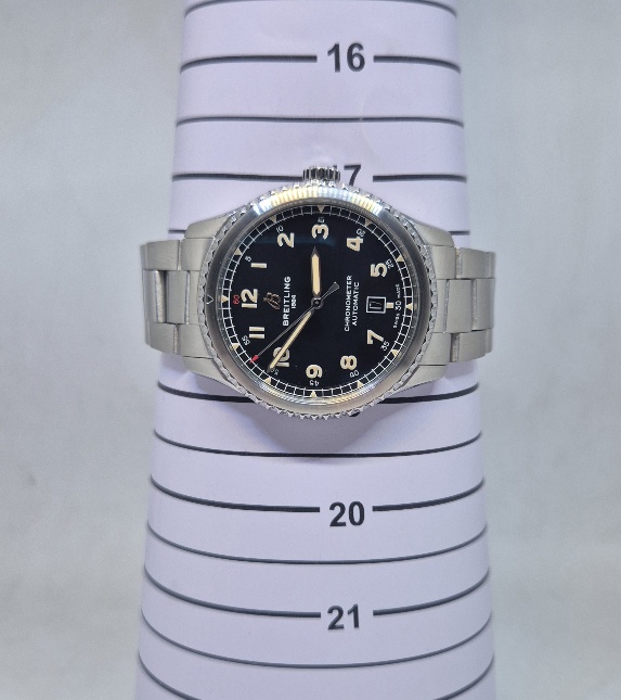Breitling Aviator 8 A17315 Breitling Aviator 8 A17315