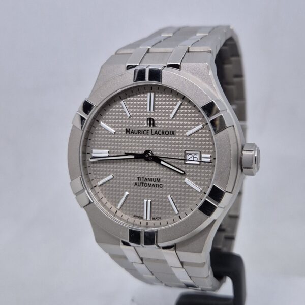Maurice Lacroix AIKON AI6008-TT032-230-1 Maurice Lacroix AIKON AI6008-TT032-230-1