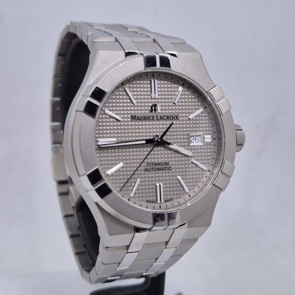 Maurice Lacroix AIKON AI6008 Maurice Lacroix AIKON AI6008