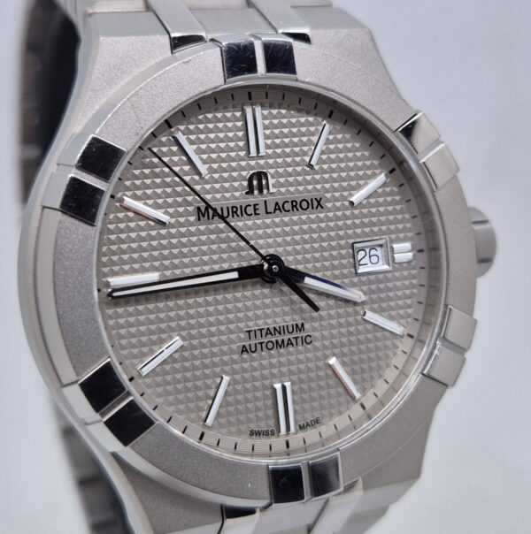 Maurice Lacroix AIKON AI6008-TT032-230-1 Maurice Lacroix AIKON AI6008-TT032-230-1