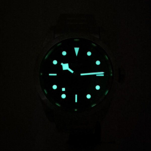 Tudor Black Bay 41 M79540 (11) Tudor Black Bay 41 M79540. Kultowy szwajcarski zegarek automatyczny z niebieską tarczą. Idealny stan, klasyczny styl diver. Dostępny w Artemwatch.