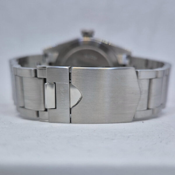 Tudor Black Bay 41 M79540 (12) Tudor Black Bay 41 M79540