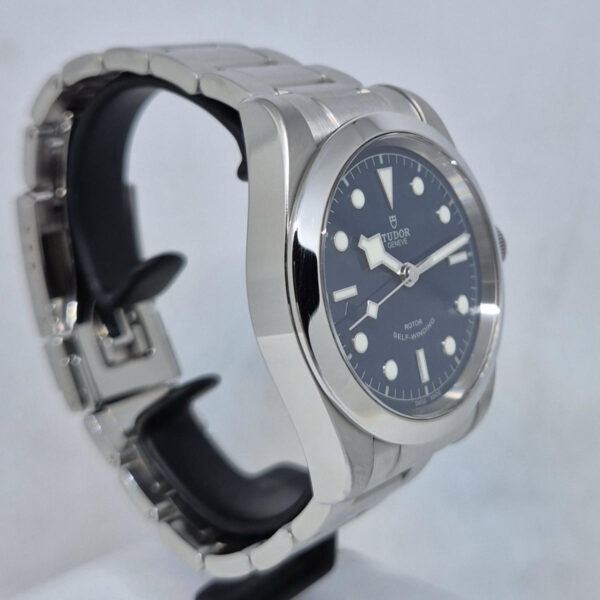 Tudor Black Bay 41 M79540 (7) Tudor Black Bay 41 M79540