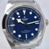 Tudor Black Bay 41 M79540 (9) Tudor Black Bay 41 M79540. Kultowy szwajcarski zegarek automatyczny z niebieską tarczą. Idealny stan, klasyczny styl diver. Dostępny w Artemwatch.