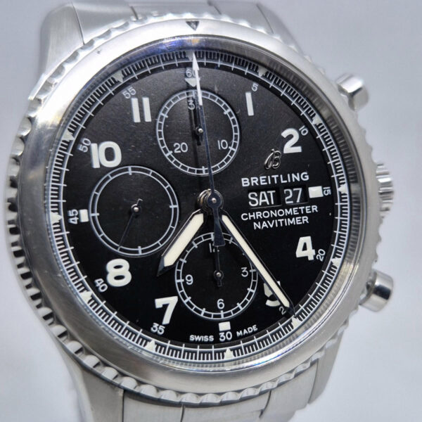 Breitling Navitimer 8 Chronograph A13314101B1A1 (9) Breitling Navitimer 8 Chronograph A13314101B1A1 – szwajcarski zegarek z automatycznym chronografem. Dostępny w Artemwatch