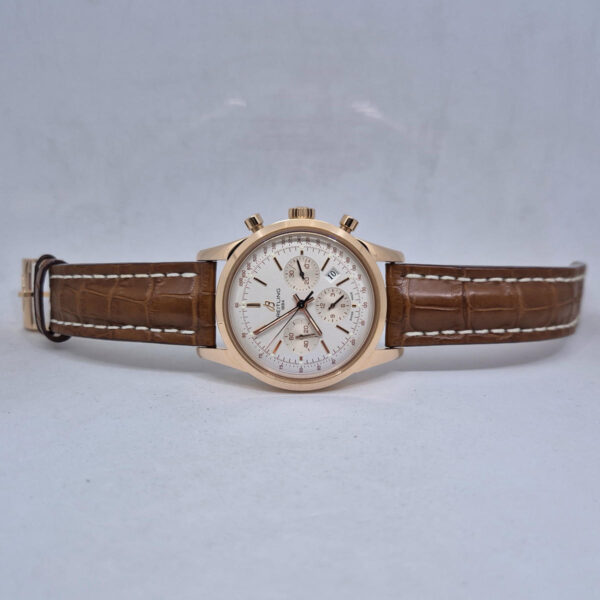 Breitling Transocean Chronograph RB0152 (14) Breitling Transocean Chronograph RB015212/G7380- zegarek z 18K różowego złota. Manufakturowy kaliber B01 . Dostępny w Artemwatch.