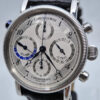 Chronoswiss Tora CH-7423 – luksusowy chronograf, caliber C.743, GMT, tarcza guilloché, stalowa koperta 38 mm. Dostępny w Artemwatch.