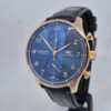 IWC Portugieser Chronograph IW371614 (6) IWC Portugieser Chronograph IW371614 Boutique Edition – luksusowy zegarek z czerwonego złota 5N, kaliber 69355, niebieska tarcza. Dostępny w Artemwatch.