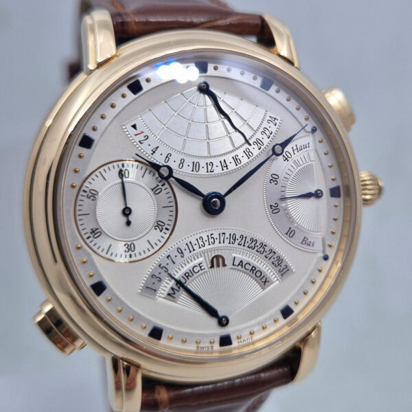 Maurice Lacroix Masterpiece Double Retrograde MP7018 – luksusowy szwajcarski zegarek mechaniczny z różowego złota, retrogradą i GMT. Dostępny w Artemwatch