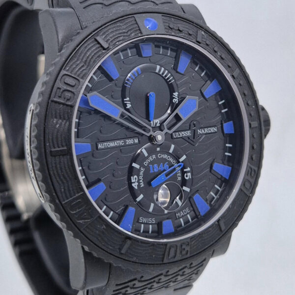 Ulysse Nardin Diver Black Sea 263-92 (4) Ulysse Nardin Diver Black Sea 263-92 – zegarek nurkowy, kopertą o średnicy 45,8 mm, caliber UN-26, wodoszczelność 200 m. Dostępny w Artemwatch.