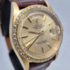 Rolex Day-Date 1803 (9) Rolex Day-Date 1803 — złoty vintage Rolex 1978 roku z diamentowym bezelem i tarczą Pie-Pan. Oryginalny zegarek kolekcjonerski. Dostępny w Artemwatch.