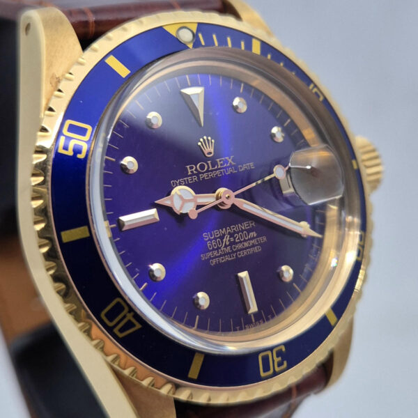 Rolex Submariner Date 1680 (11) Rolex Submariner Date 1680/8 z 1978 roku, 18-karatowe złoto, niebieska tarcza, Cal. 1570. Vintage Rolex. Dostępny w Artemwatch.